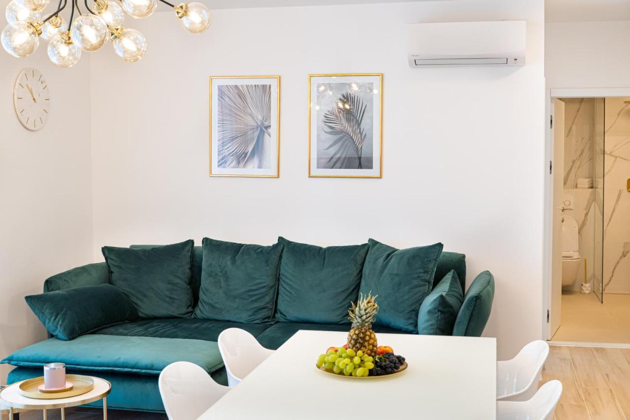 Golden Luxury Apartment Split Exterior photo